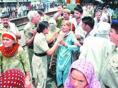 after farmer death SHO beaten by public mob