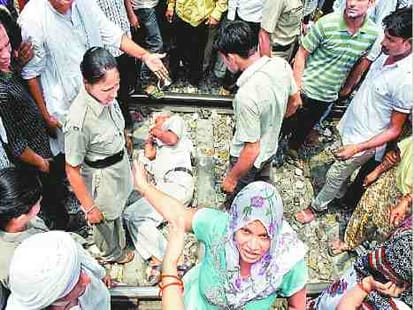 after farmer death SHO beaten by public mob