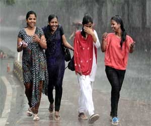 Raining in Delhi NCR