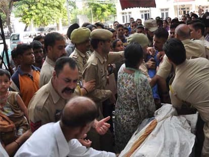 2 killed in jammu road accident