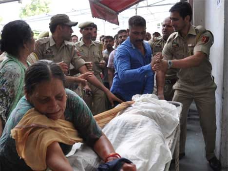 2 killed in jammu road accident
