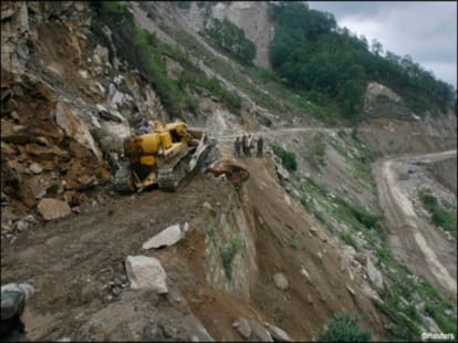 landslide on gangotri hoghway