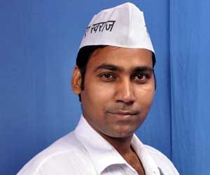 AAP MLA Manoj Kumar hooliganism in GTB hospital delhi