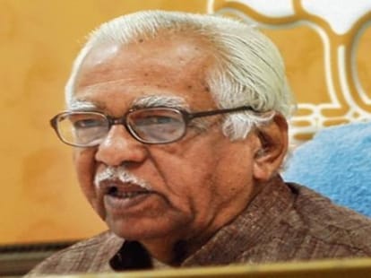 ram naik promotes hindi in an award function.