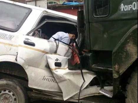8 killed as army crane hits cab