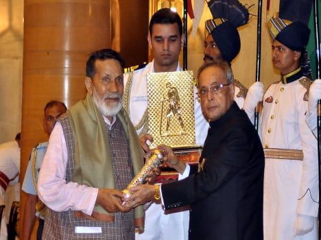 chandi prasad bhatt got gandhi peace award