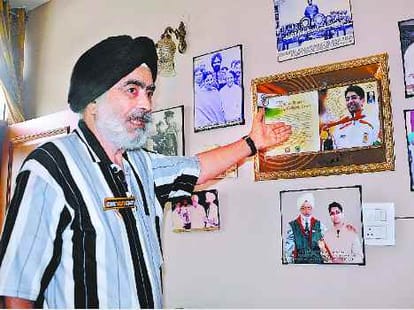 Coach JS Dhillon about Abhinav Bindra Victory in Commonwealth