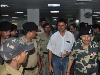 firing on indo pak border  contineus