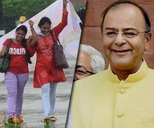 Arun Jaitley presents Delhi Budget in Parliament, power subsidy announced