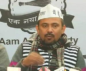 aam aadmi party leader dileep pandey arrested