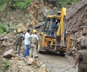 six devotees died in landslide