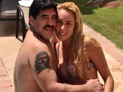 diego Maradona slaps journalist for winking at ex wife 
