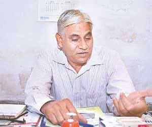 maa tujhe pranam, RN Sharma