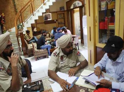 18 lac rupees jewellery robbed in park plaza hotal, chandigarh