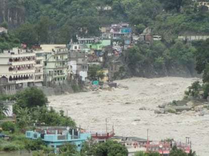 heavy rain creates problem in uttarakhand