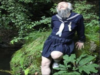 oldman who dresses like girls 