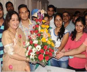 welcom with bouquets of MP Kher at PU campus