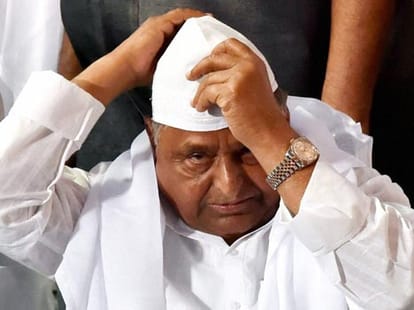 ashok singhal blame azam khan for bloody violence.