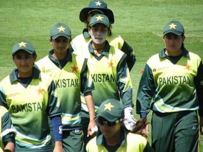 woman cricketer suicides in pakistan