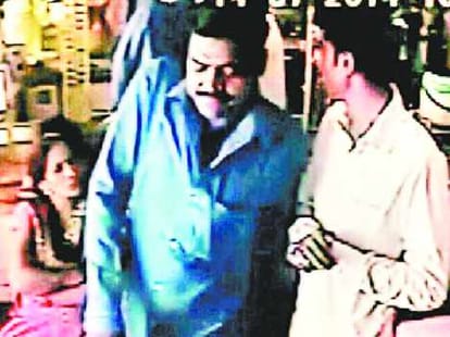 jewellery shop, lady thief live video