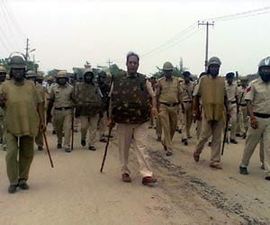 Bawal in Faridabad, public burned police cars and ambulances