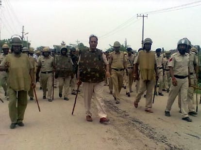 Bawal in Faridabad, public burned police cars and ambulances