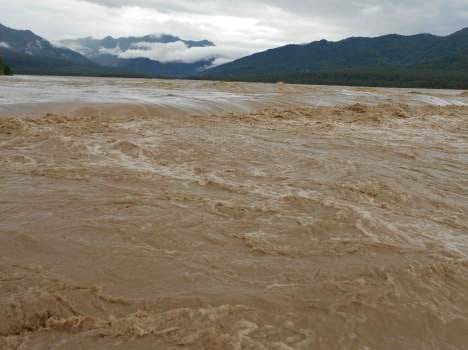 mother jumped into Chenab with her child 