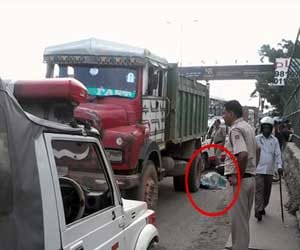 collision between truck and Tanker, four killed