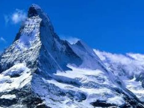 himachal aakriti reach Europe's highest peak  