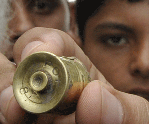 six injured in pakistani firing