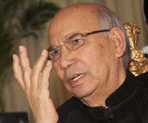 ex law minister bhardwaj accept disputed appointment