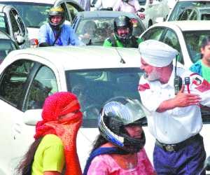 Traffic Jaam on PGI, Chandigarh Road