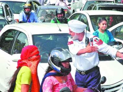 traffic ka farishta in faridabad.