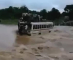 six shocking video of flood in india