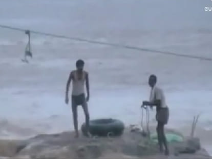 six shocking video of flood in india