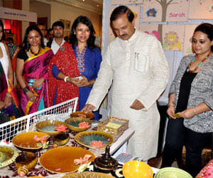 noida moms hot bazaar started