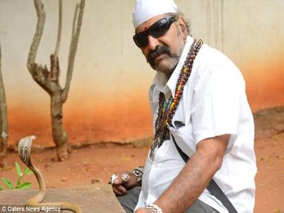 man who catches 10 snakes per day