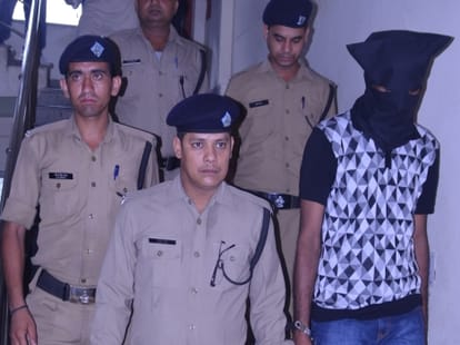 dehradun police arrest thief