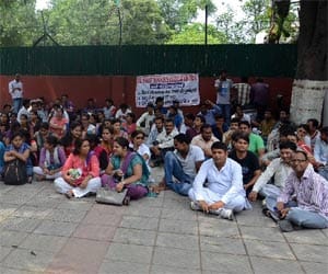 guest teachers meet delhi bjp president