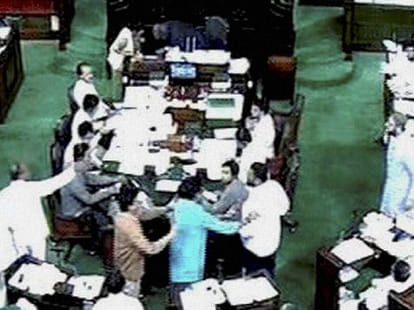 Shiv Sena mp manhandled in maharashtra sadan