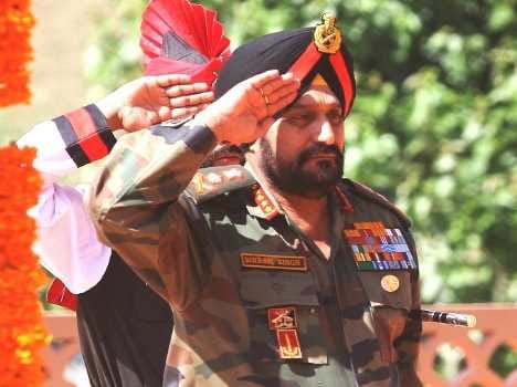 general bikram singh pays homage kargil war heroes
