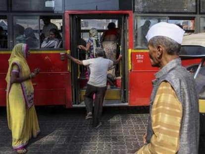 chinies buses to be run in delhi