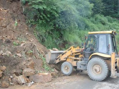 nepal is better than india in road