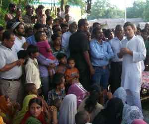 rahul gandhi visits amethi