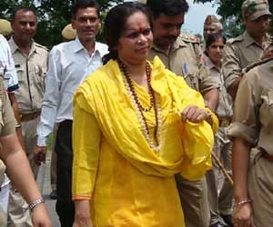 sadhvi prachi stopped to enter in kanth
