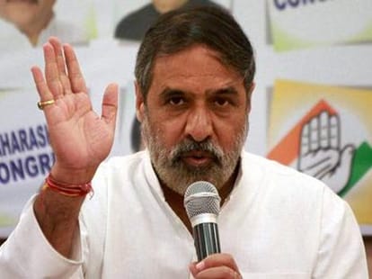 congress targets modi government.