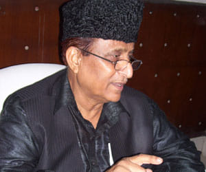 madarsa teachers go azam khan home
