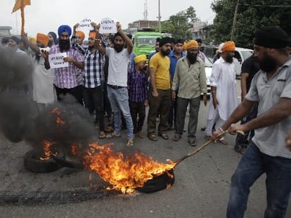 sikh community protested against saharanpur violence