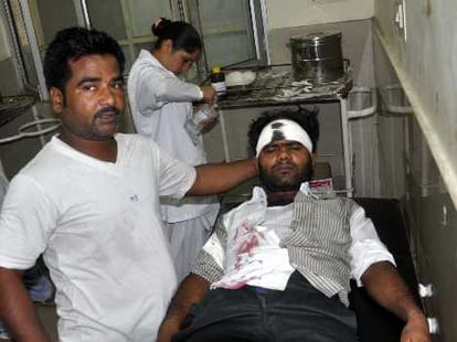 6 injured in car accident