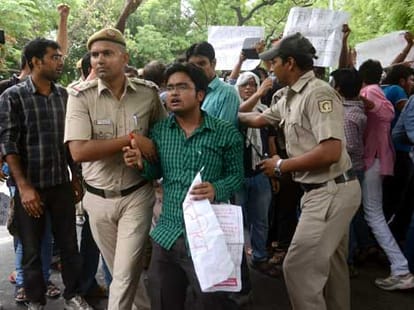 upsc students protest in mukharjinagar, condition like curfew